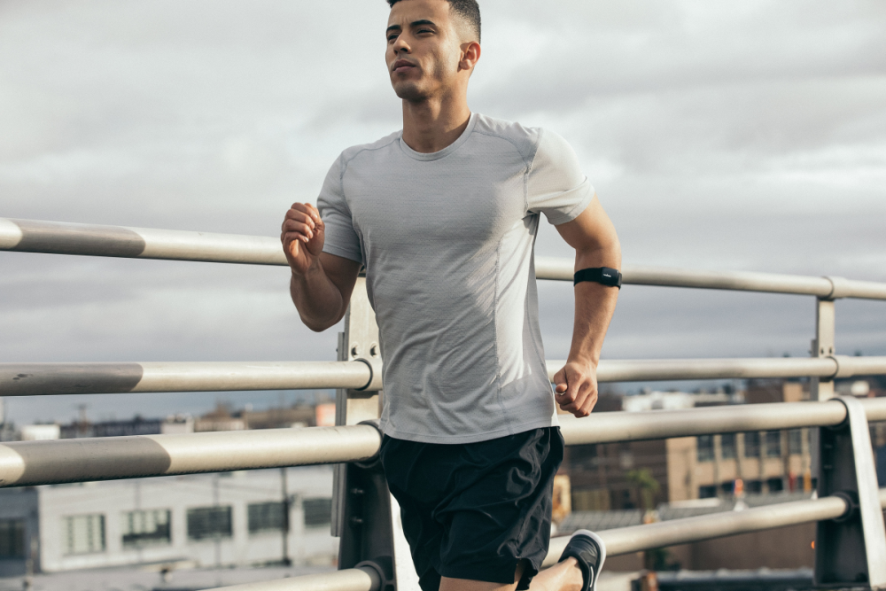 Wahoo TICKR Fit Optical Herzfrequenz-Armband.